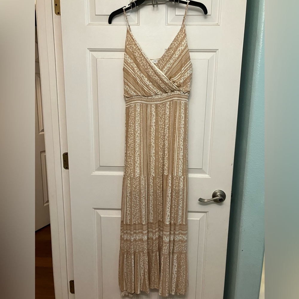 Women’s Large Maxi, spaghetti straps. Bump friendly.